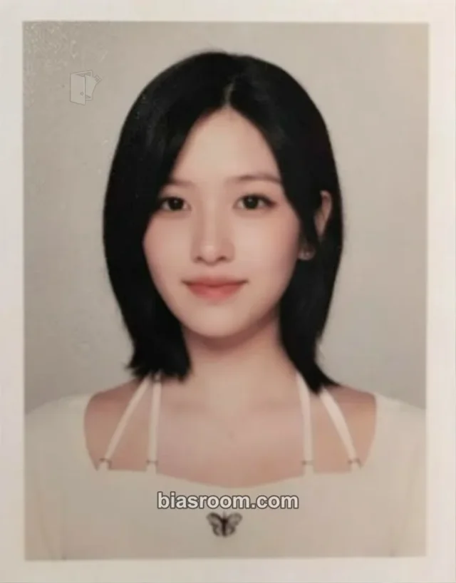 IVE - Yujin - Magazine IVE: 2nd Fanmeeting Event id photo merch photocard tumbler
