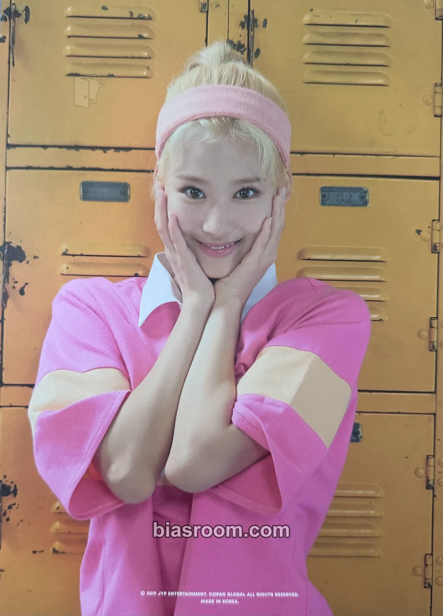 Sana 2020 Season’s Greetings: RUN 20X20 Photocard - TWICE - TWICE K-pop photocard
