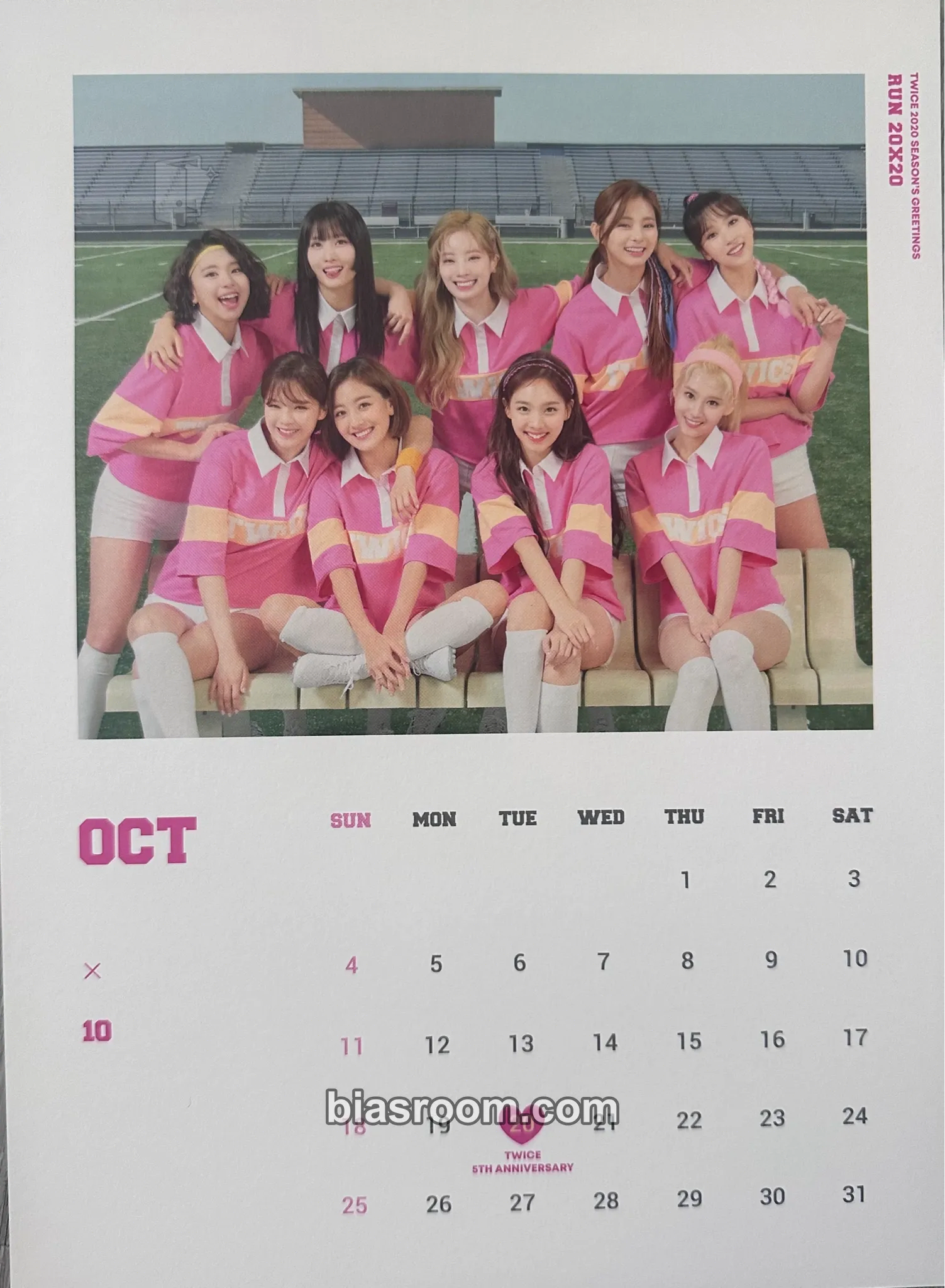 2020 Season's Greetings: RUN 20X20 Photocard - TWICE | Bias Room