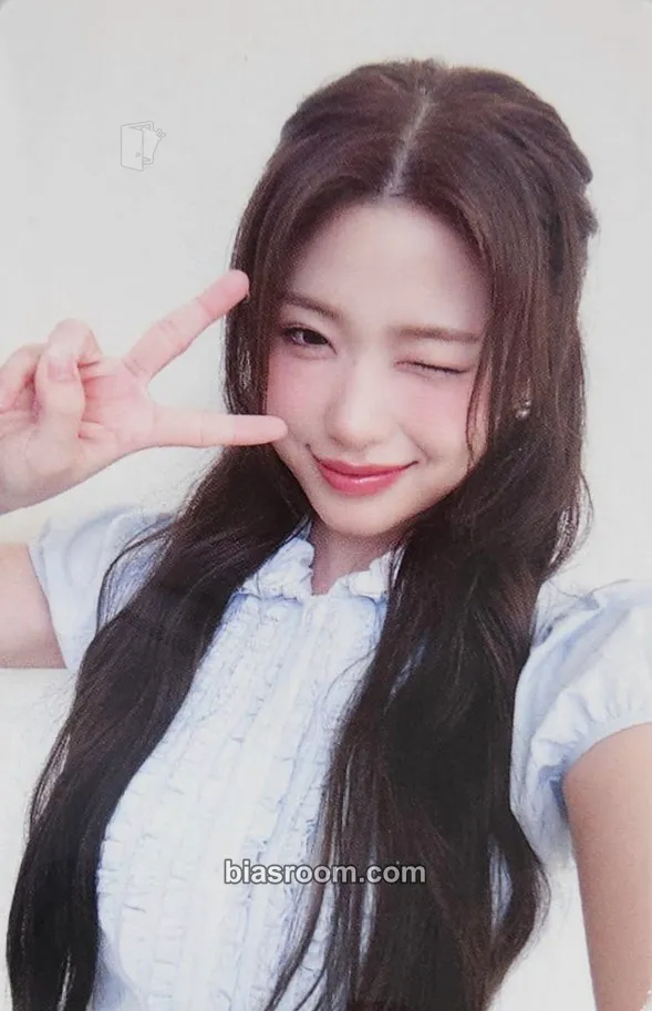 Zena Glow Up Photocard - RESCENE - RESCENE K-pop photocard