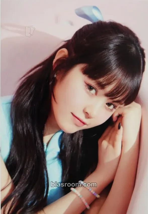 E:U I ♡ Everglow Forever 1st Fan Club Kit Photocard - EVERGLOW - EVERGLOW K-pop photocard