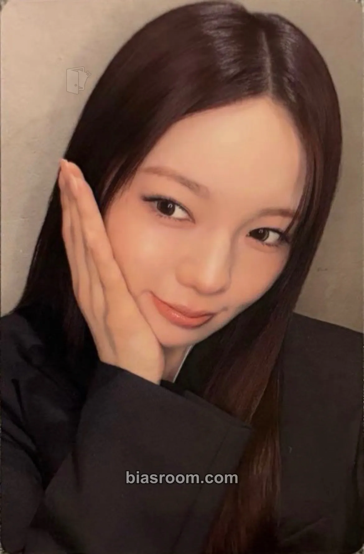Ayaka Portfolio Photocard - NiziU - NiziU K-pop photocard
