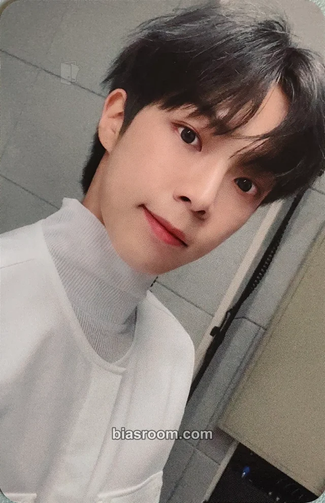 VERIVERY - Dongheon - Series 'O' Round 2 : Hole Album ktown4u pob (pre-order benefit)