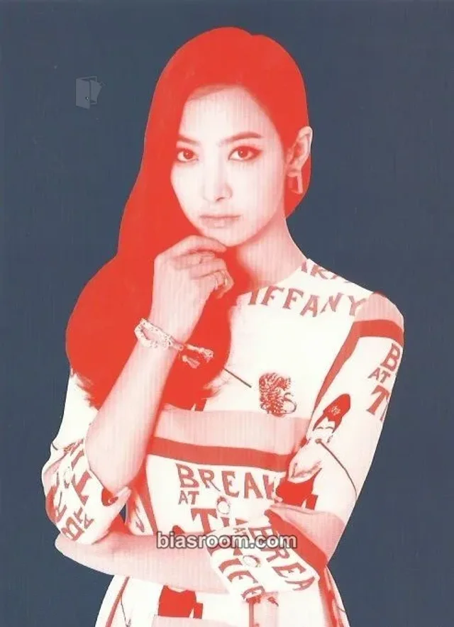 f(x) - Victoria - Dimension 4 – Docking Station Event tour merch postcard set
