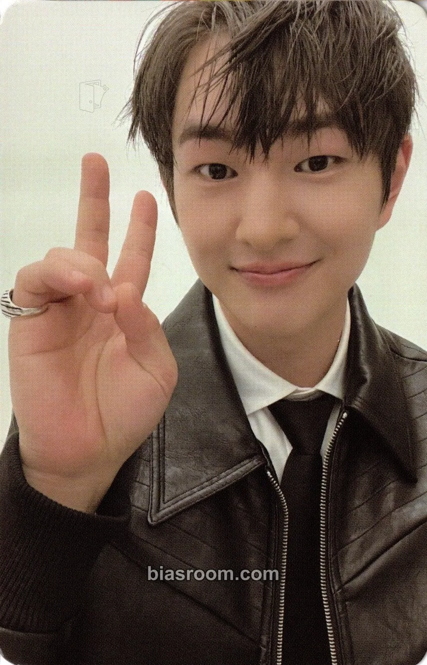 Onew Onew 3rd EP FLOW Pop-up Store Photocard - SHINee - SHINee K-pop photocard