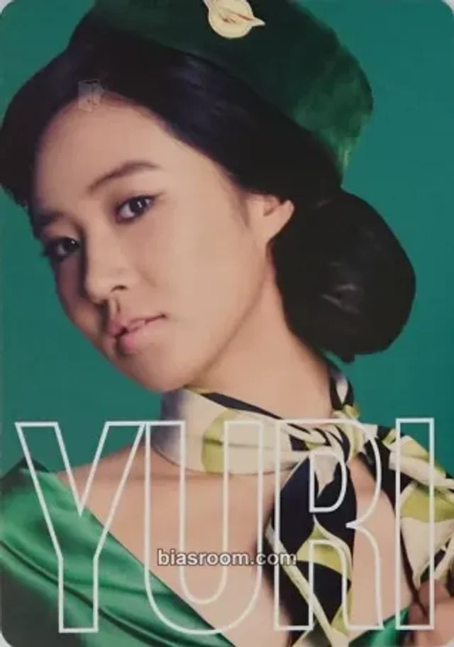 Girls' Generation - Yuri - Girls & Peace Japan 2nd Tour Event merch photocard tour merch trading card non-standard size