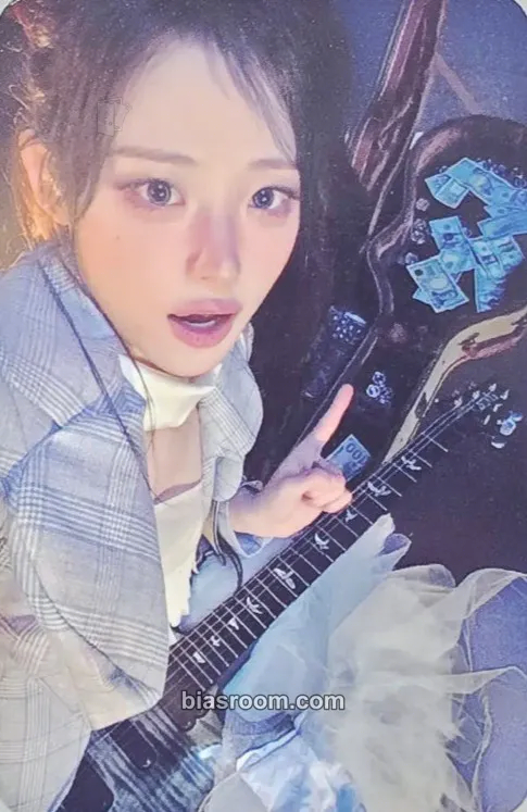 Hina CEREMONY Photocard - QWER - QWER K-pop photocard