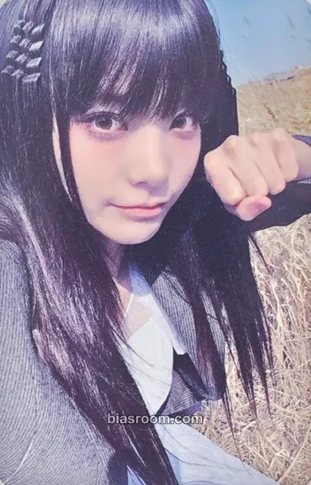 Siyeon CEREMONY Photocard - QWER - QWER K-pop photocard