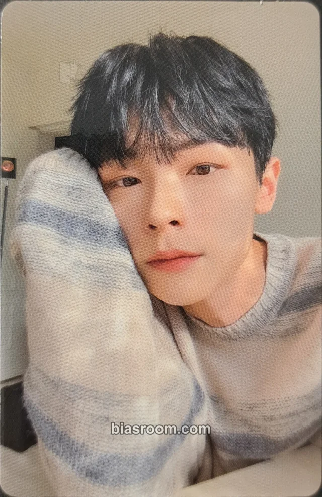 LUCY - Yechan - Blue Album album photocard