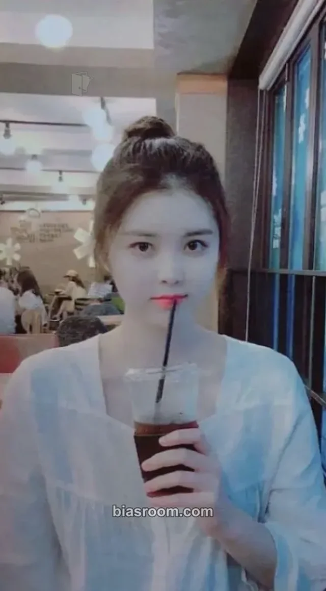 gugudan - Soyee - Gugudan 1st Showcase & Fanmeeting "Dear Friend" in Japan Event non-standard size