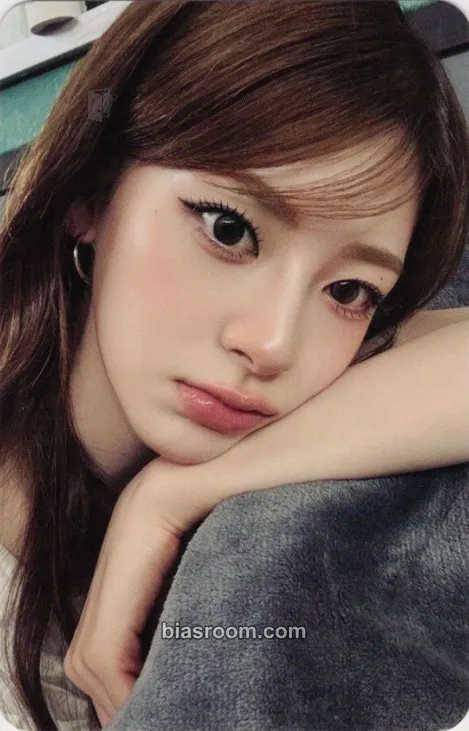 Seeun 2:LOVE Photocard - STAYC - STAYC K-pop photocard