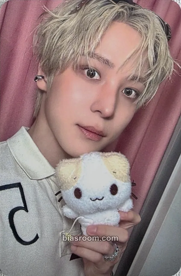 Yunho POP-UP: Golden Hour : Part.5 (Soundwave) Photocard - ATEEZ - ATEEZ K-pop photocard