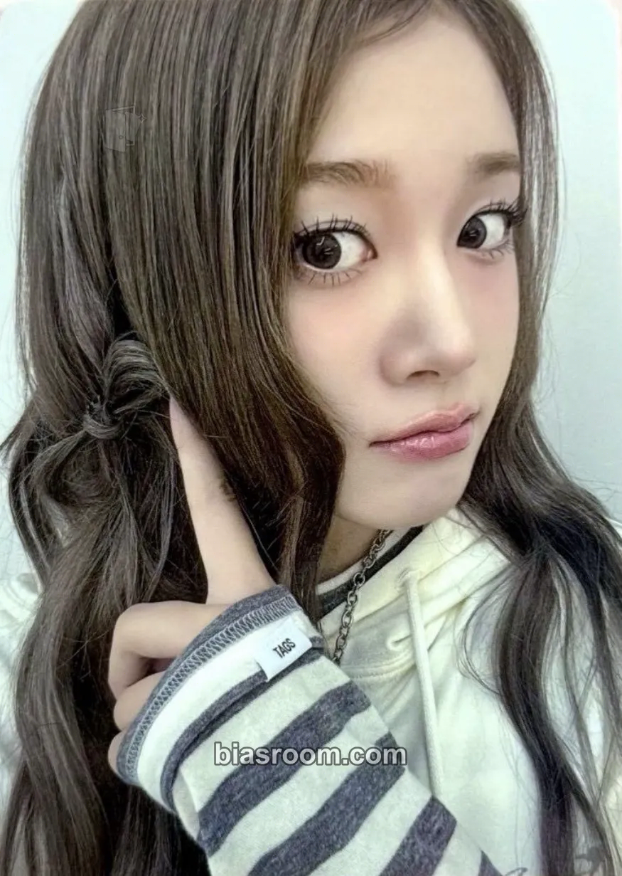 J Lover, Killer / BEBE (Japanese Ver.) Photocard - STAYC - STAYC K-pop photocard