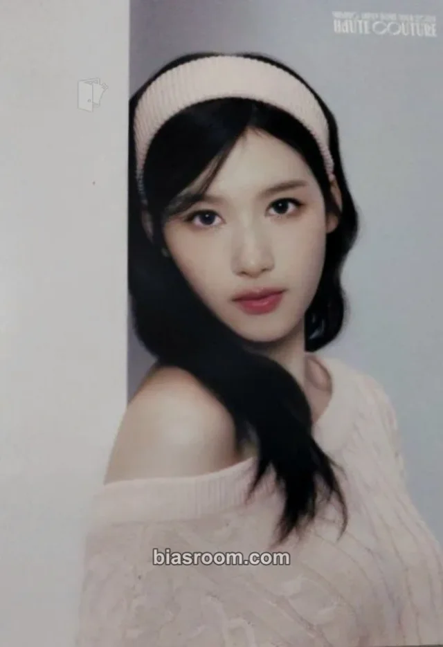 TWICE - Sana - MISAMO Japan Dome Tour 2024 ‘HAUTE COUTURE’ Event japan merch inclusion postcard trading card