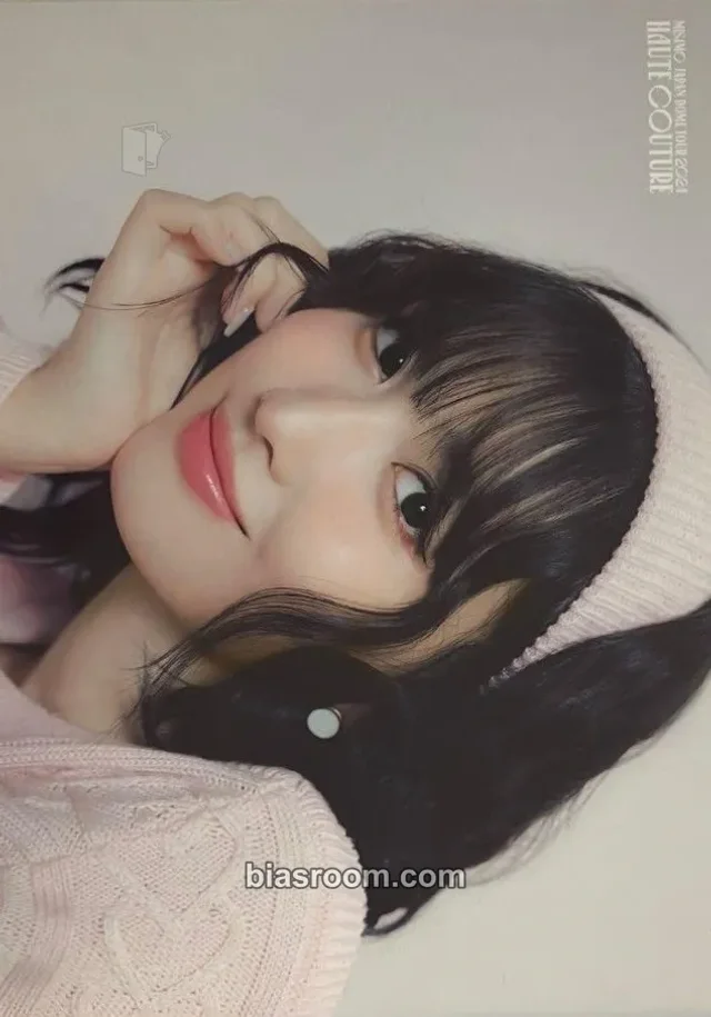 TWICE - Momo - MISAMO Japan Dome Tour 2024 ‘HAUTE COUTURE’ Event japan merch inclusion postcard trading card horizontal