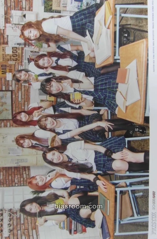 Schxxl Out Photocard - PRISTIN - PRISTIN K-pop photocard