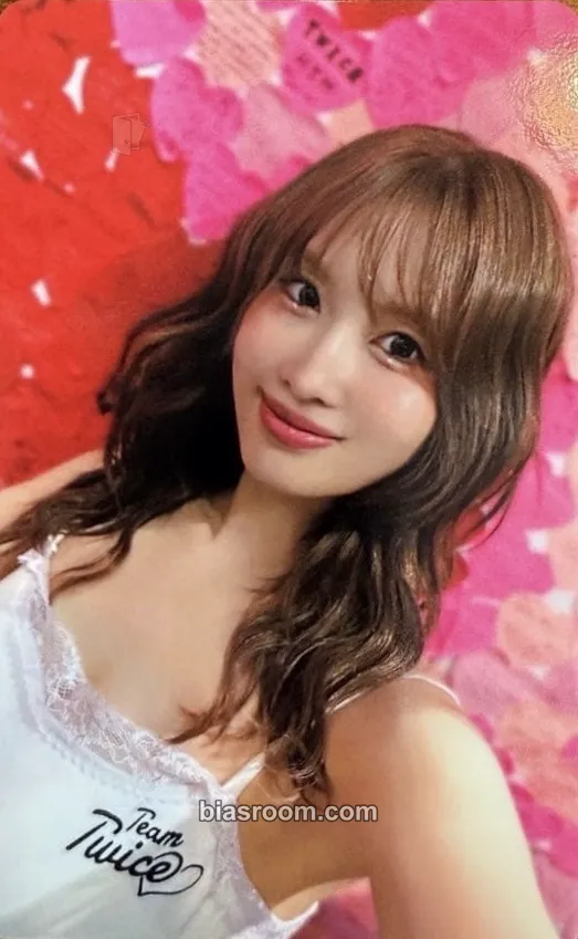 Momo TWICE JAPAN DEBUT 9th Anniversary POPUP STORE Lovely’s Secret Room Photocard - TWICE - TWICE K-pop photocard
