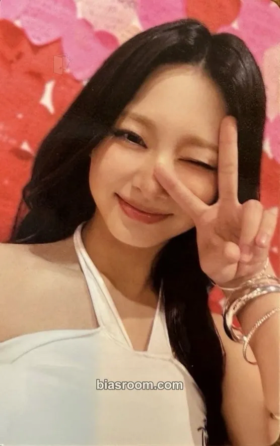 Tzuyu TWICE JAPAN DEBUT 9th Anniversary POPUP STORE Lovely’s Secret Room Photocard - TWICE - TWICE K-pop photocard