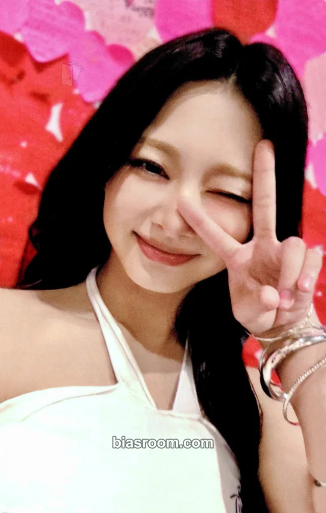 TWICE - Tzuyu - TWICE JAPAN DEBUT 9th Anniversary POPUP STORE Lovely’s Secret Room Event purchase benefit pop-up exclusive pop-up pop-up card