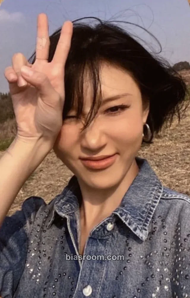 MAMAMOO - Hwasa - Hwasa 2026 Season's Greetings - MAR IA Other pob (pre-order benefit) offline everline round 1
