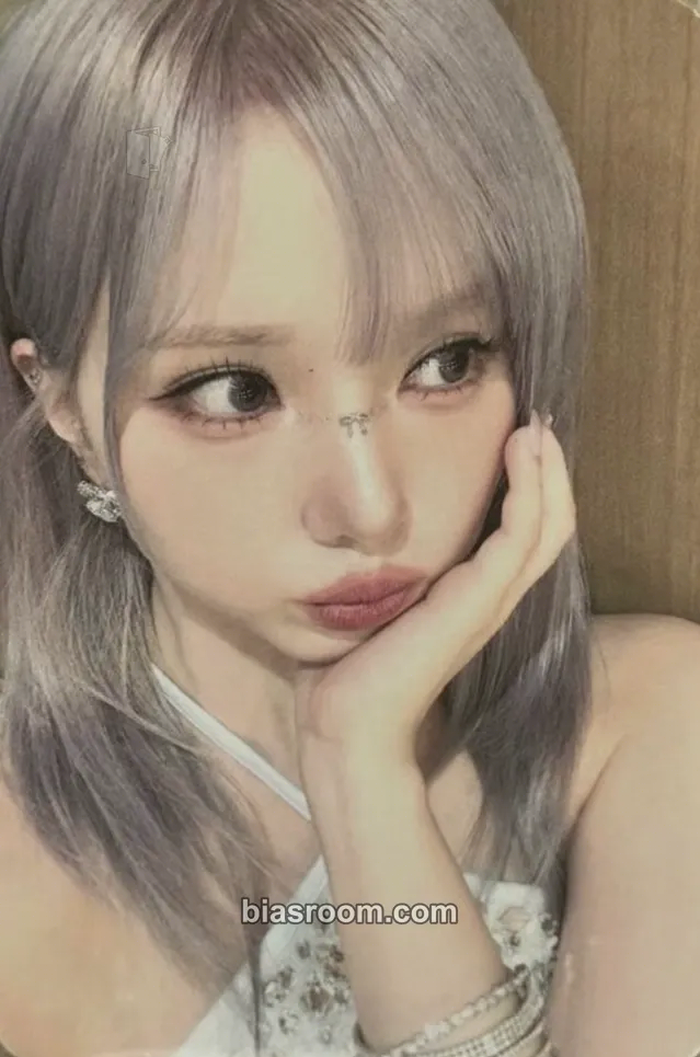 Eunha GFriend 10th Anniversary Concert: Season of Memories Photocard - GFRIEND - GFRIEND K-pop photocard