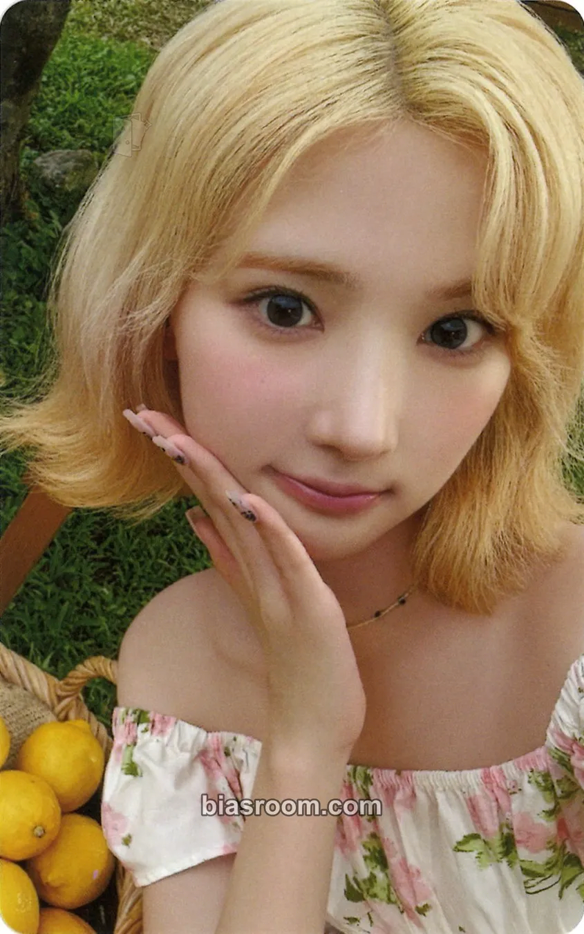 Jiwoo Lemon Tang Photocard - Hearts2Hearts - Hearts2Hearts K-pop photocard