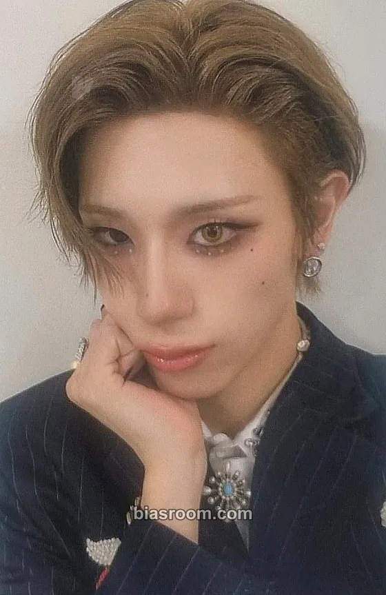 Haru I, God Photocard - XLOV - XLOV K-pop photocard