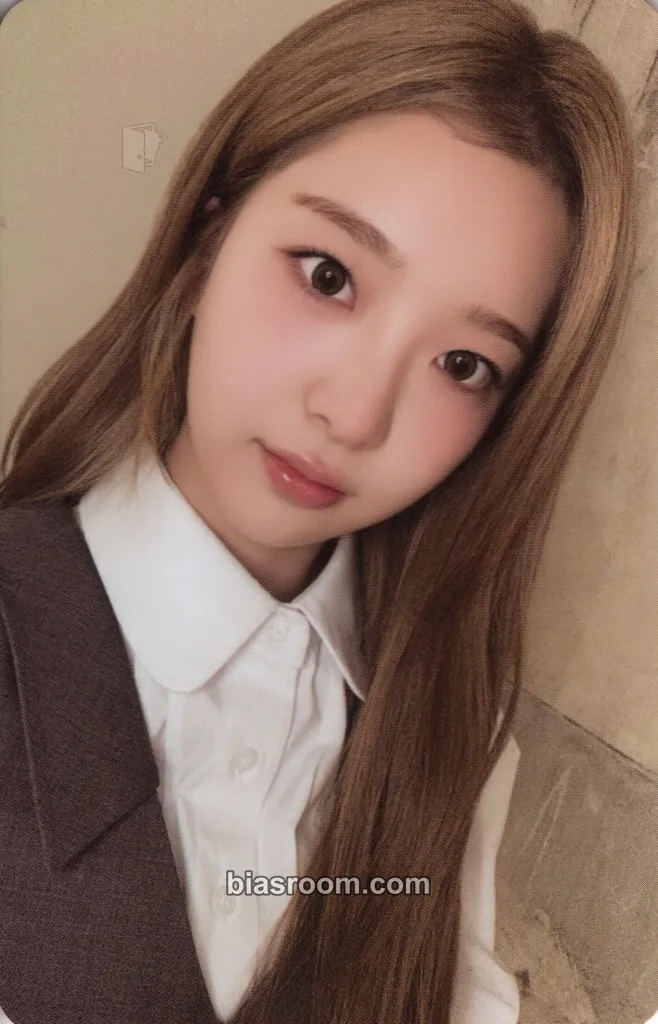 De_Hana ~ of the world ~ Photocard - Cosmosy - Cosmosy K-pop photocard