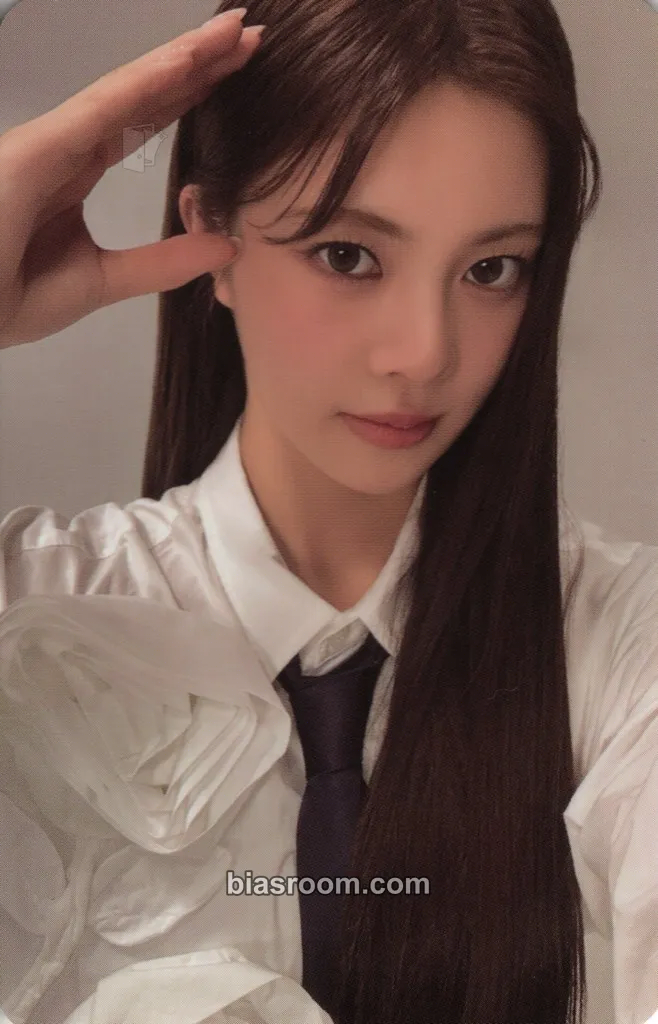 A’Mei ~ of the world ~ Photocard - Cosmosy - Cosmosy K-pop photocard
