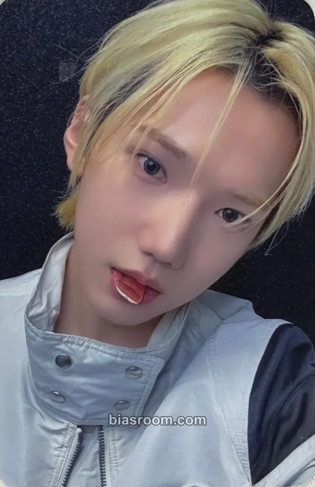 Keyvitup - Hyunmin - KEYVITUP Album hello82 pob (pre-order benefit) signed album event