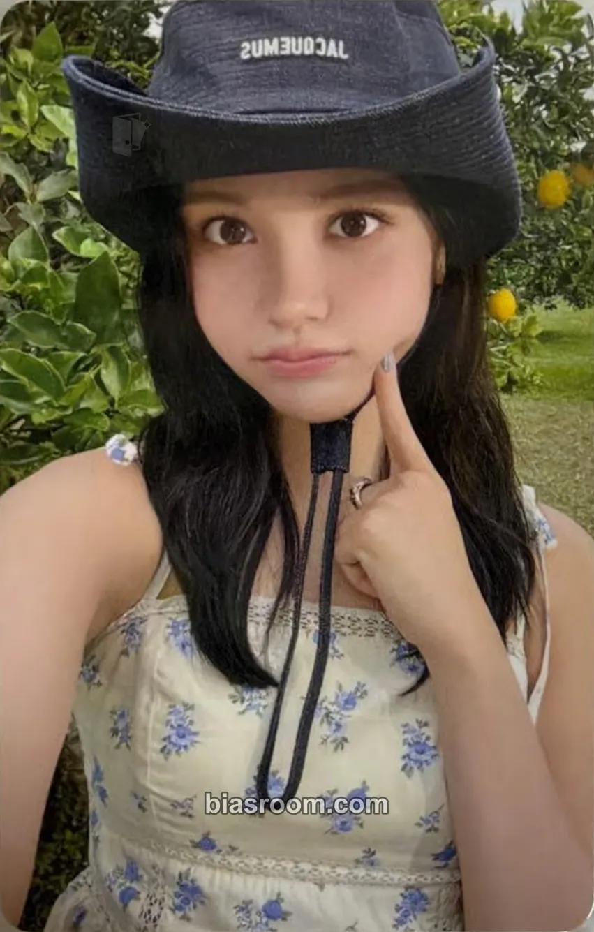 Carmen Lemon Tang Photocard - Hearts2Hearts - Hearts2Hearts K-pop photocard