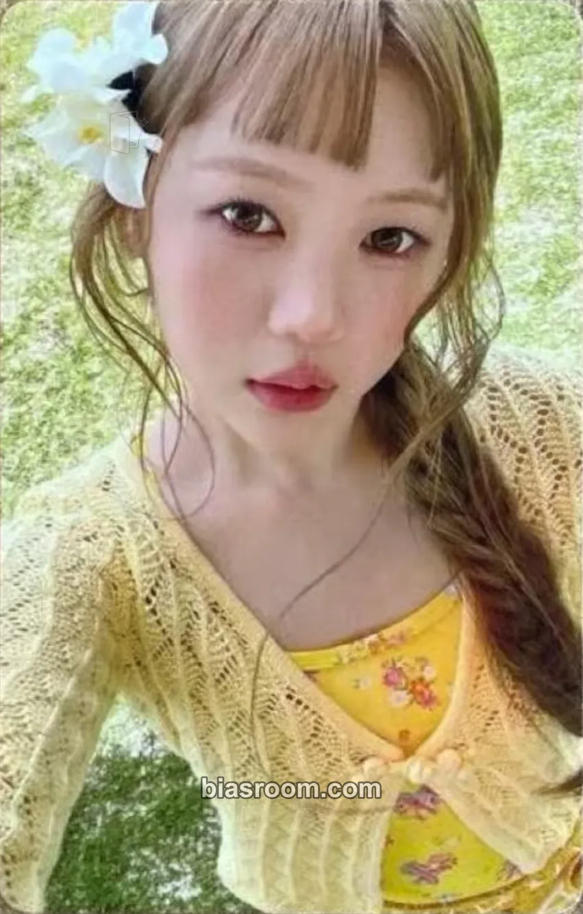 Ye-on Lemon Tang Photocard - Hearts2Hearts - Hearts2Hearts K-pop photocard