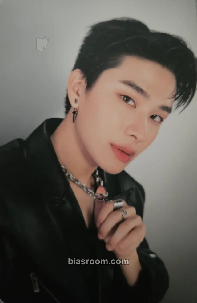 BUS - Thai - Because of You, I Shine Album album photocard photocard set