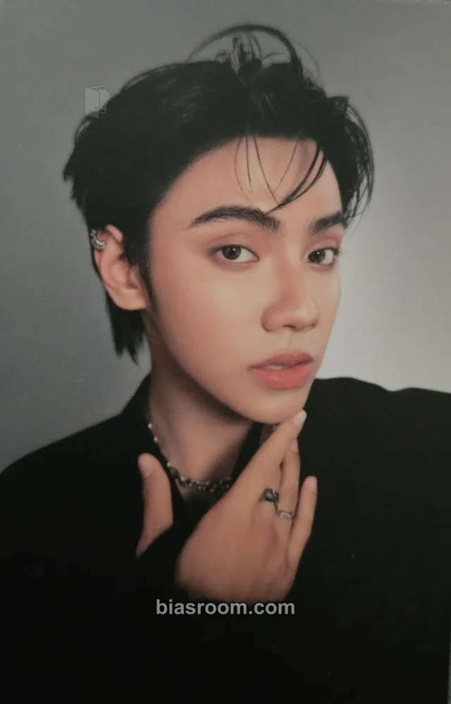 BUS - Peemwasu - Because of You, I Shine Album album photocard photocard set