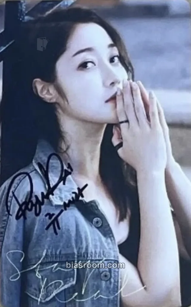 Ryu Sera - Sera - STAY REAL Album autographed album photocard