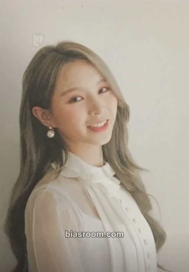 CLC - Elkie - FREE’SM Album album inclusion postcard