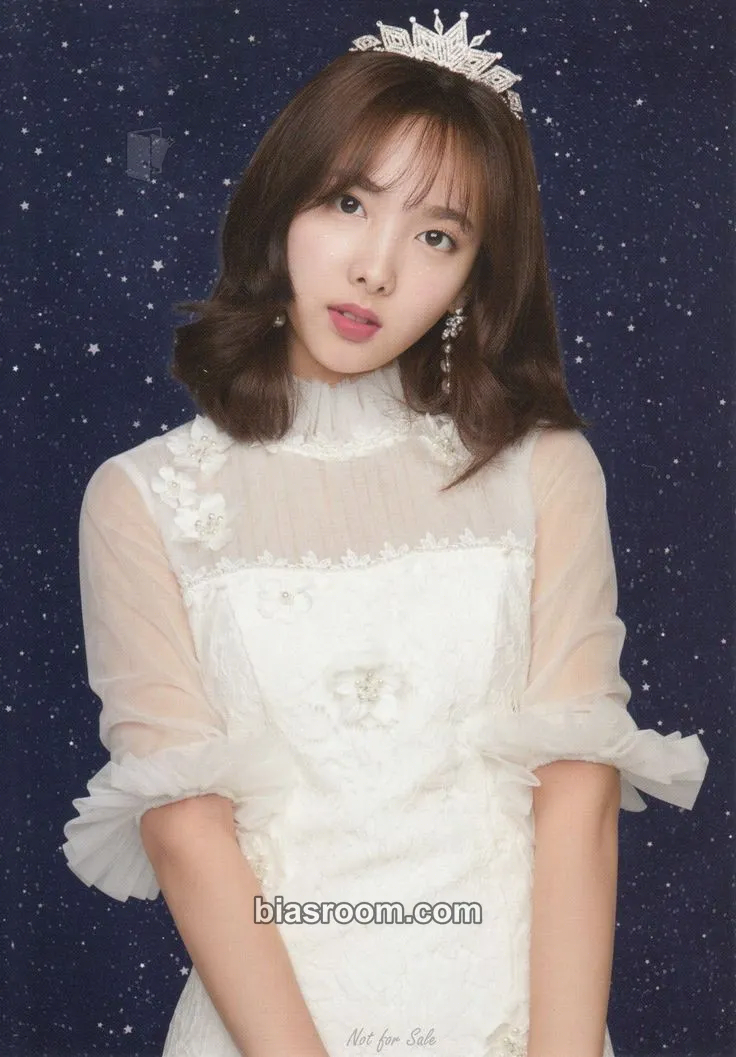 Nayeon 2018 Japan Season's Greetings: TWISTAR Photocard - TWICE - TWICE K-pop photocard