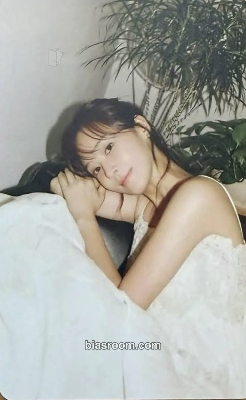 Yuri Yuri 3rd Fan Meeting Tour ‘Yuriverse’ Photocard - Girls' Generation - Girls' Generation K-pop photocard