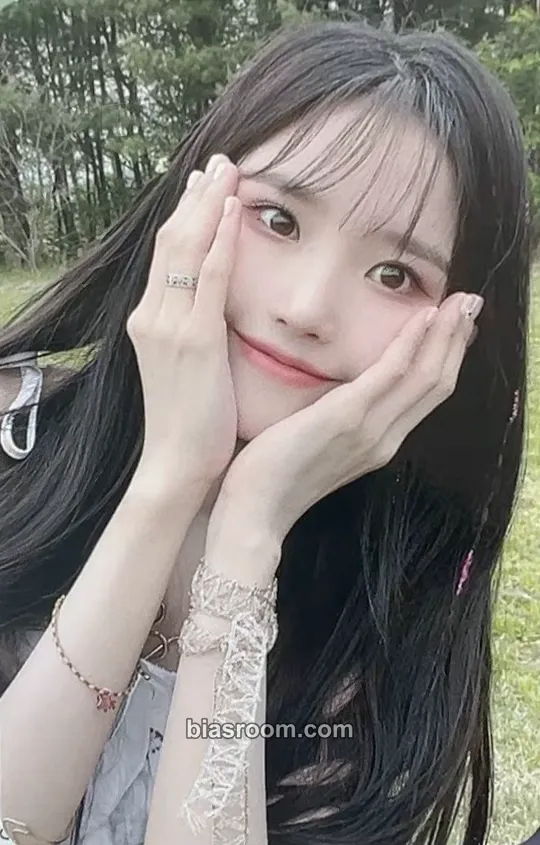 Hayoung 9 Way Ticket Photocard - fromis_9 - fromis_9 K-pop photocard