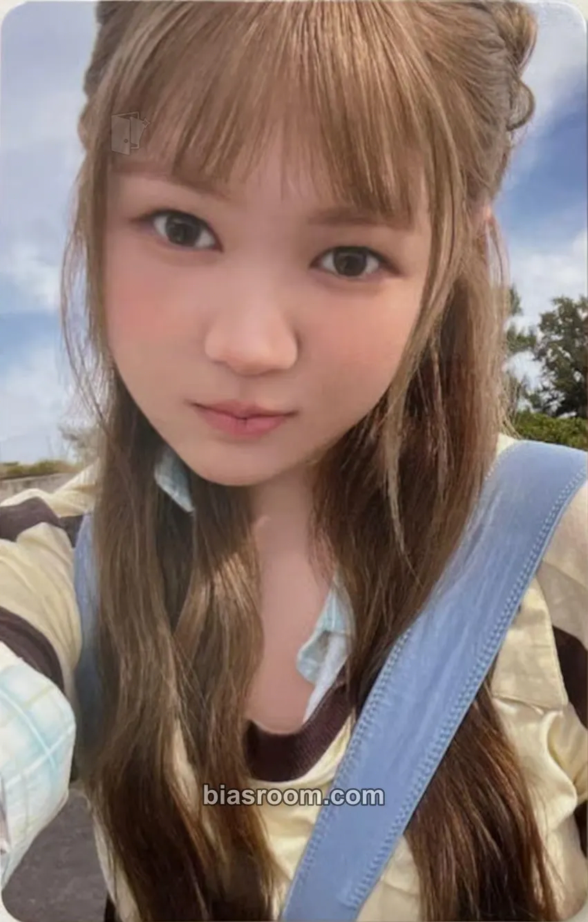 Ye-on Lemon Tang Photocard - Hearts2Hearts - Hearts2Hearts K-pop photocard