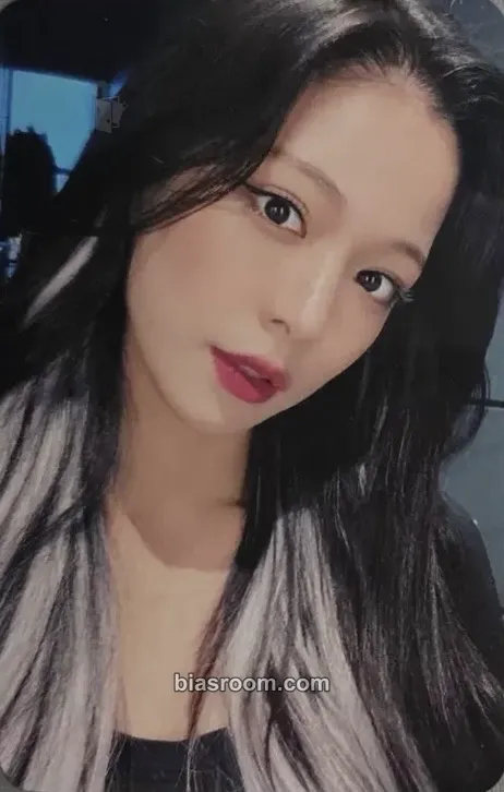 Chaeyoung Talk & Talk Photocard - fromis_9 - fromis_9 K-pop photocard
