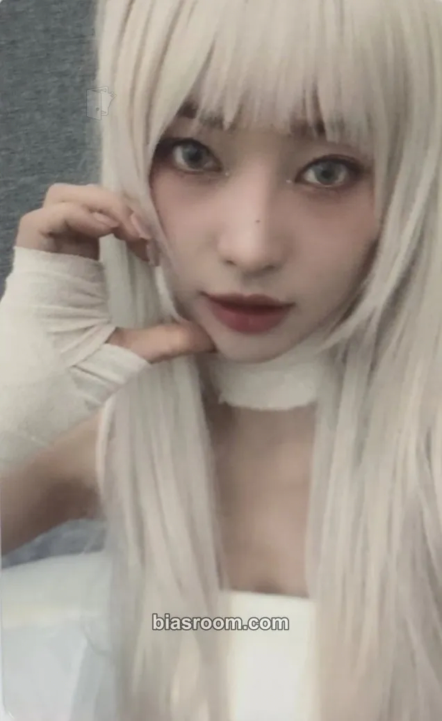Sihyeon ZOMBIE Photocard - EVERGLOW - EVERGLOW K-pop photocard