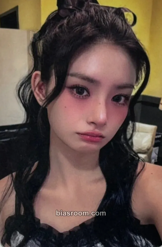 Yiren ZOMBIE Photocard - EVERGLOW - EVERGLOW K-pop photocard