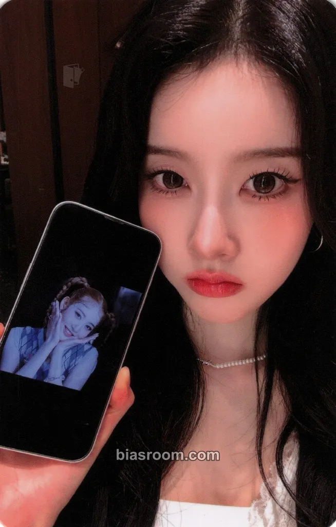 Sieun STAYC 5th Anniversary Photocard - STAYC - STAYC K-pop photocard
