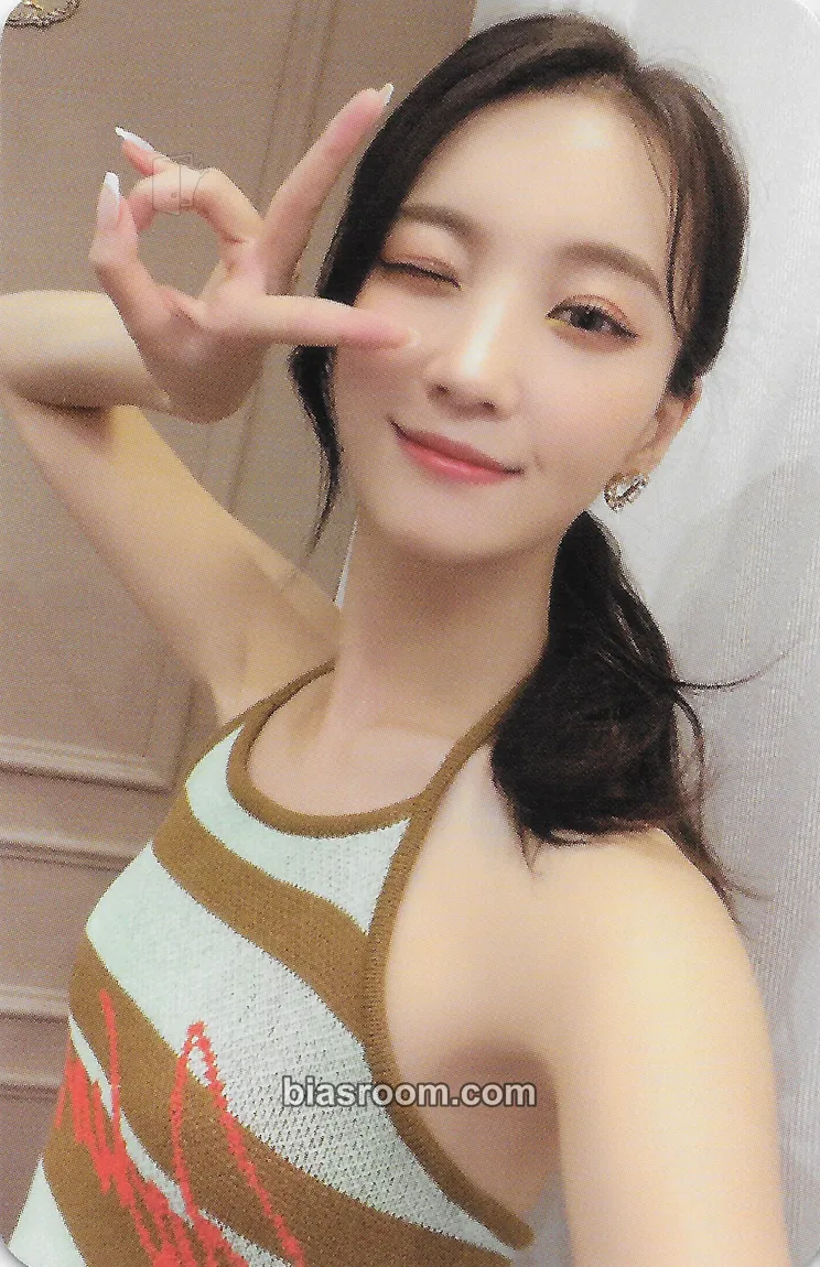 Yubin Miracle 4th Membership - Holiday Party Photocard - OH MY GIRL - OH MY GIRL K-pop photocard