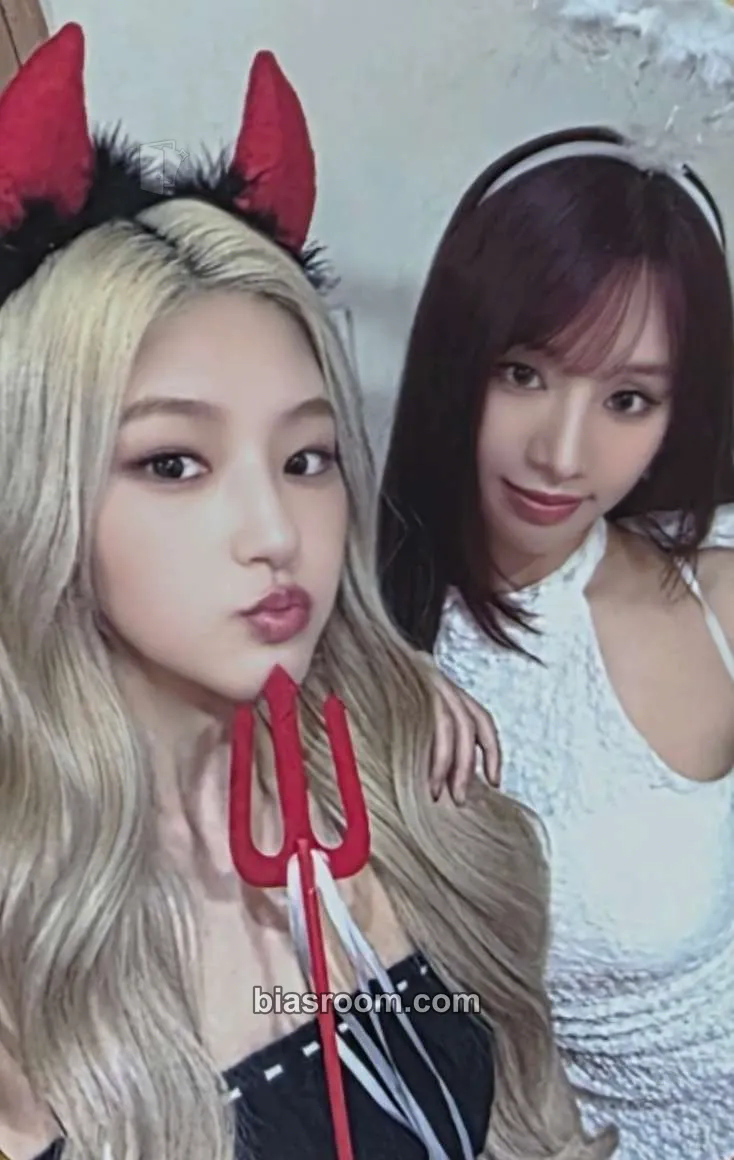 Who Is She Photocard - KISS OF LIFE - KISS OF LIFE K-pop photocard