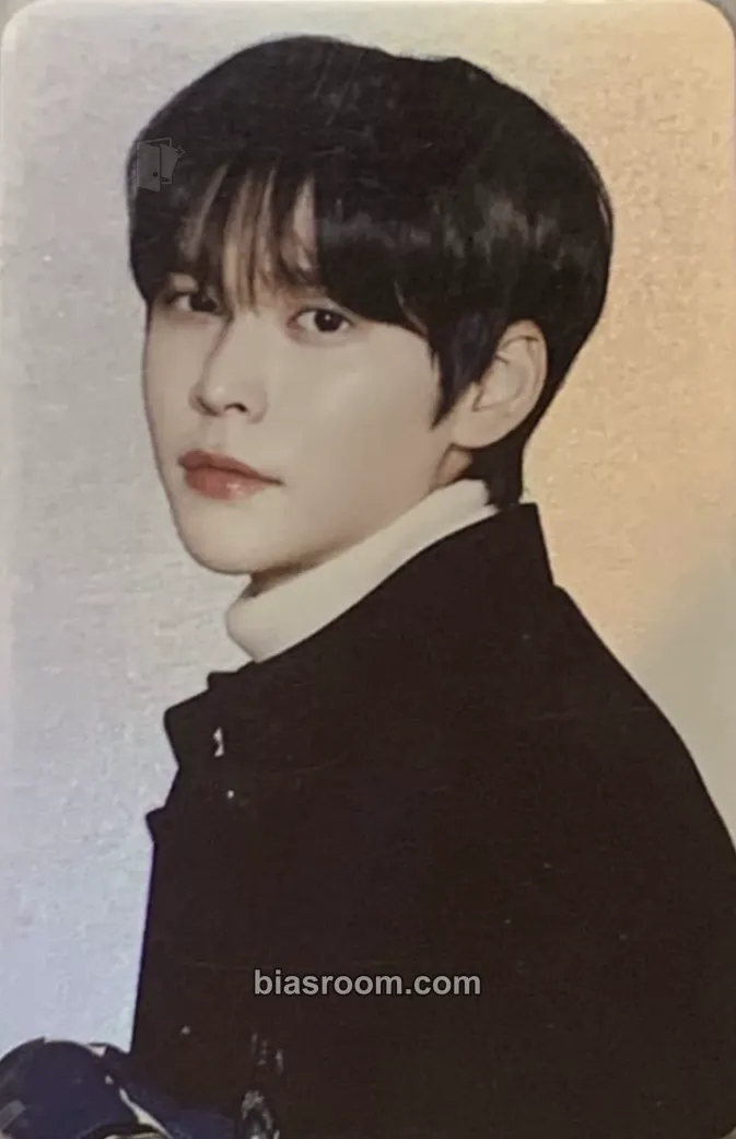 Eunseok HUG MD Photocard - RIIZE - RIIZE K-pop photocard