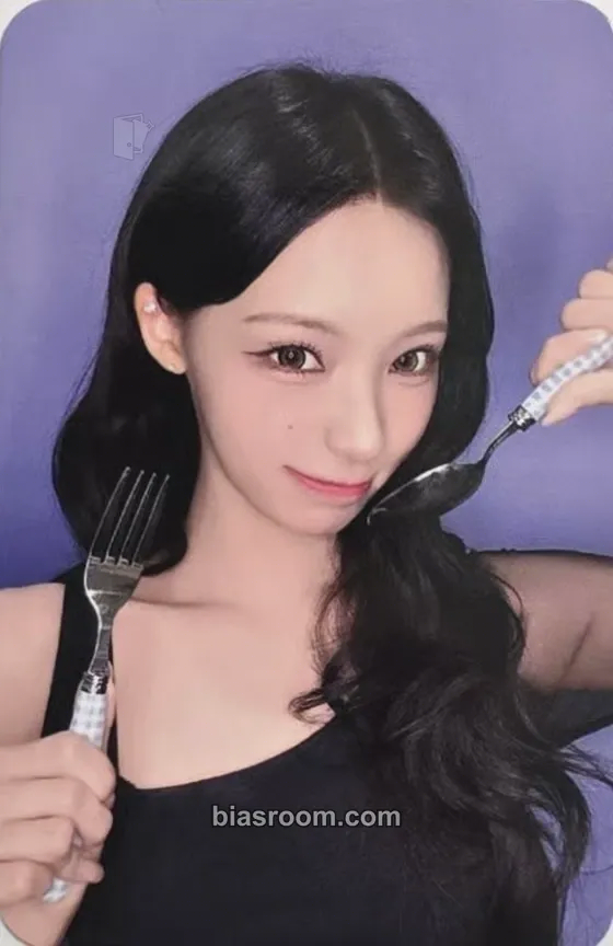 Woni lip bomb Photocard - RESCENE - RESCENE K-pop photocard