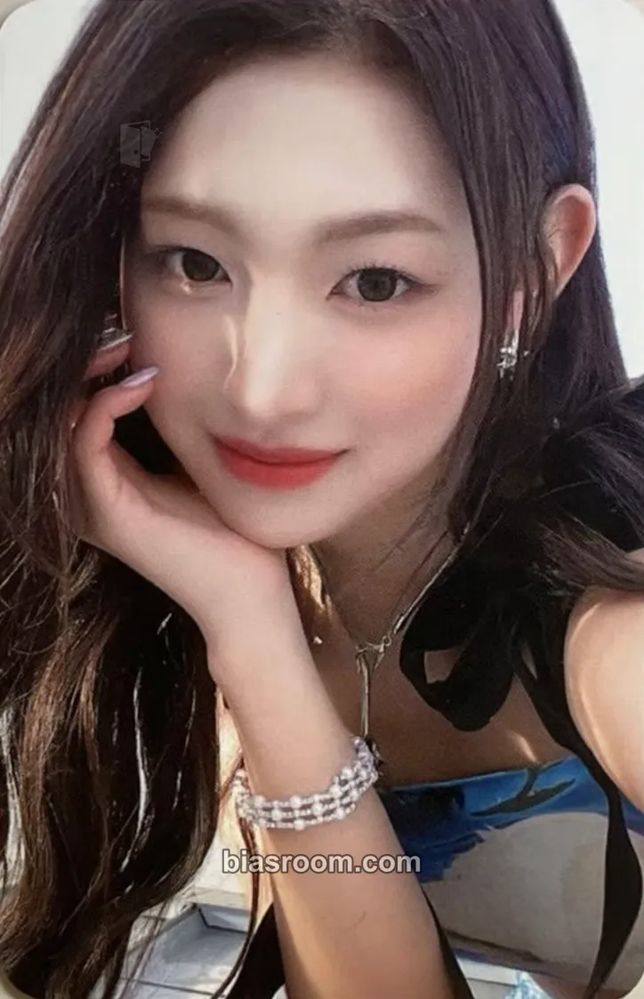 Minami Re:Scene Photocard - RESCENE - RESCENE K-pop photocard