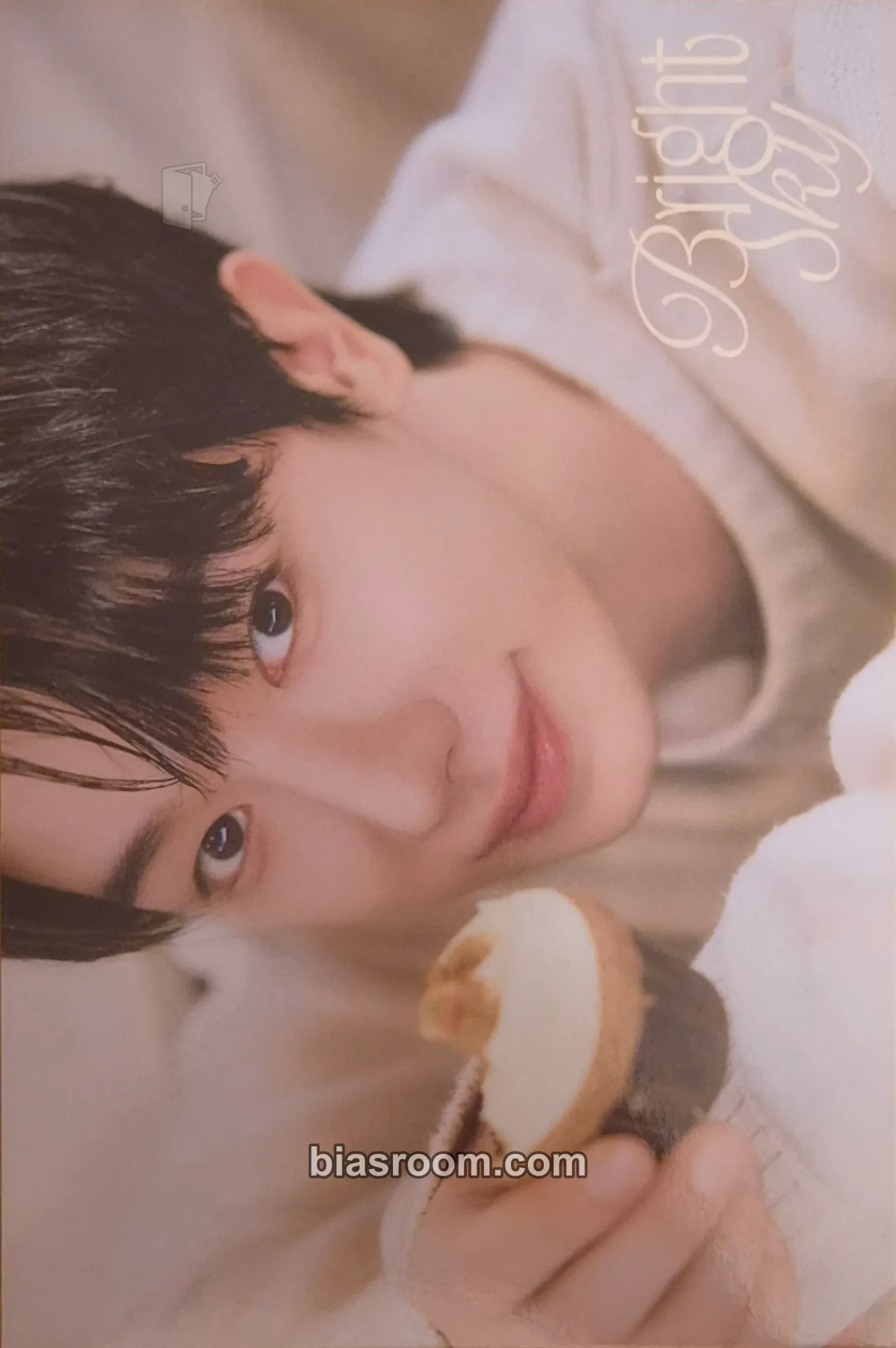 Wonho 2025 Season's Greetings - Bright Sky Photocard - Wonho K-pop photocard
